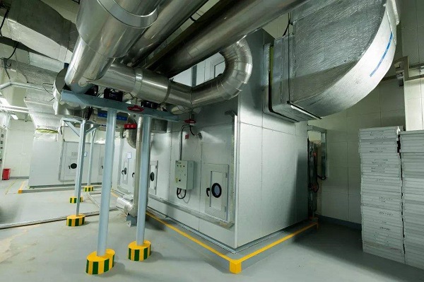 【萬科（新疆）翡翠天驕項目D區(qū)通風空調(diào)安裝工程】彈簧減震器 上海松夏減震器有限公司官方網(wǎng)站為您介紹：【萬科（新疆）翡翠天驕項目D區(qū)通風空調(diào)安裝工程】GB/T 1239.2-2009彈簧減震器采購合同信息，我們松夏公司2019年為供應萬科（新疆）翡翠天驕項目D區(qū)通風空調(diào)安裝工程的配套使用的GB/T 1239.2-2009彈簧減震器，起到了減震和降噪的作用，以下是【萬科（新疆）翡翠天驕項目D區(qū)通風空調(diào)安裝工程】GB/T 1239.2-2009彈簧減震器采購合同介紹。  一、萬科（新疆）翡翠天驕項目D區(qū)通風空調(diào)安裝工程：     在現(xiàn)代大型公共建筑中，通風空調(diào)系統(tǒng)多采用水冷/風冷式冷水系統(tǒng)加新風系統(tǒng)的布置方式，室內(nèi)末端裝置為風機盤管。針對此類工程，須制定完善合理的施工計劃，避免施工過程中重復拆改、達到系統(tǒng)良好循環(huán)運行的目的，實現(xiàn)高效節(jié)能的目標。    三、萬科（新疆）翡翠天驕項目D區(qū)通風空調(diào)安裝工程GB/T 1239.2-2009彈簧減震器合同介紹： 以下為真實性合同掃描件，請勿修改，請勿轉(zhuǎn)載，本合同只作為供貨證明，謝謝合作。  【萬科（新疆）翡翠天驕項目D區(qū)通風空調(diào)安裝工程的剎車上的配套】GB/T 1239.2-2009彈簧減震器 【萬科（新疆）翡翠天驕項目D區(qū)通風空調(diào)安裝工程】GB/T 1239.2-2009彈簧減震器產(chǎn)品介紹：    產(chǎn)品名稱：彈簧減震器    材質(zhì)：按照國家標準GB/T 1239.2-2009執(zhí)行，工業(yè)類產(chǎn)品。    質(zhì)保：六年    廠家：上海松夏減震器有限公司